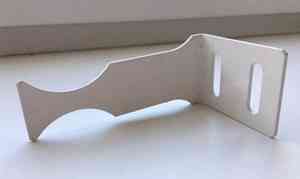 КРОНШТЕЙН   Д/РАДИАТОРА  к 7.3    унив. угловой (100 шт. в кор.)